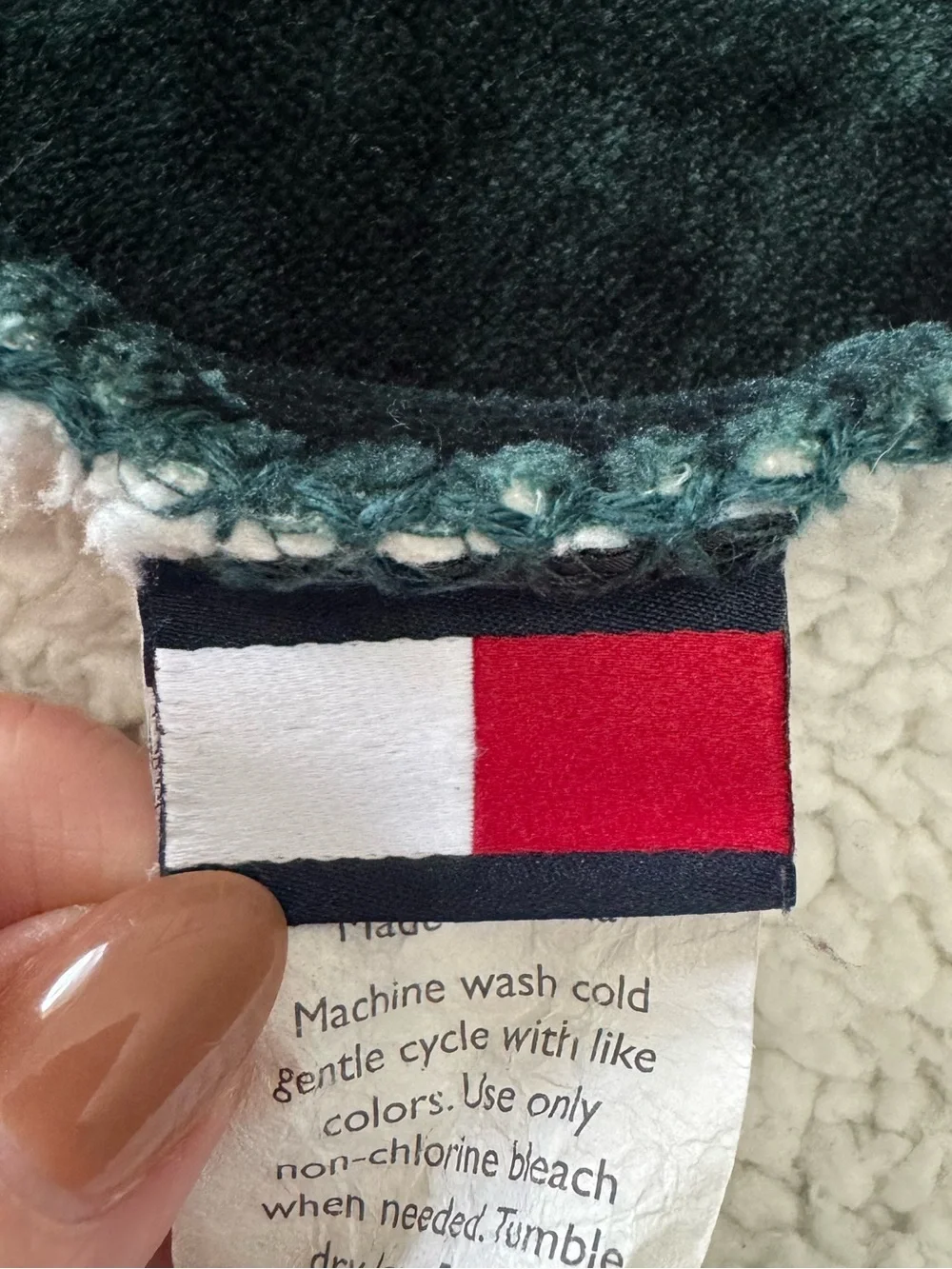 Tommy Hilfiger Polar Bear 50x70 Plush Throw Blanket - Forest Green & Cream